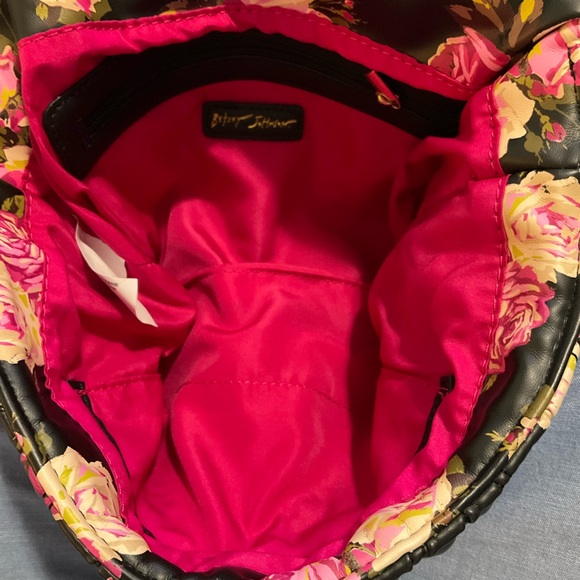 Betsey Johnson Black Floral Pucker Up Convertible Flap Crossbody Purse - Picture 9 of 13